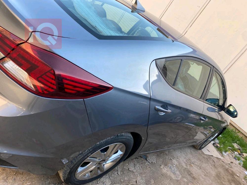 هیوندای ئەلەنترا